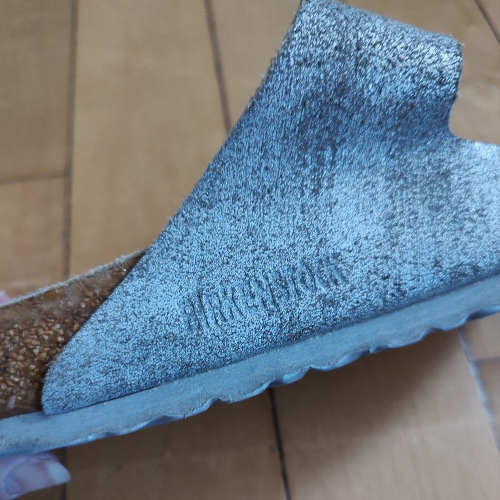 Birkenstock Arizona Silver Leather With Gold Buckle And Grey Sole - Picture 5 of 11